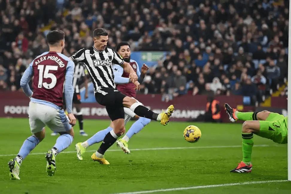 今夜国王杯焦点战；纽卡斯尔完成伤情更新；悬念犹存；轮换策略被讨论的简单介绍-爱游戏官方主页