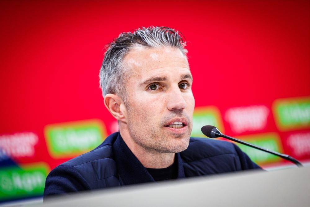 包含埃因霍温迎法甲关键赛，赛前外线爆发，球迷炸锅，资深球员宣示担当的词条-爱游戏智能体验