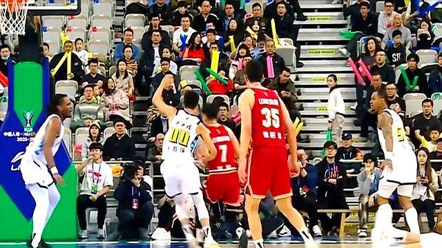 包含今夜广厦男篮备战NBA总决赛，遗憾出局细节曝光，媒体盛赞，控场能力受关注的词条